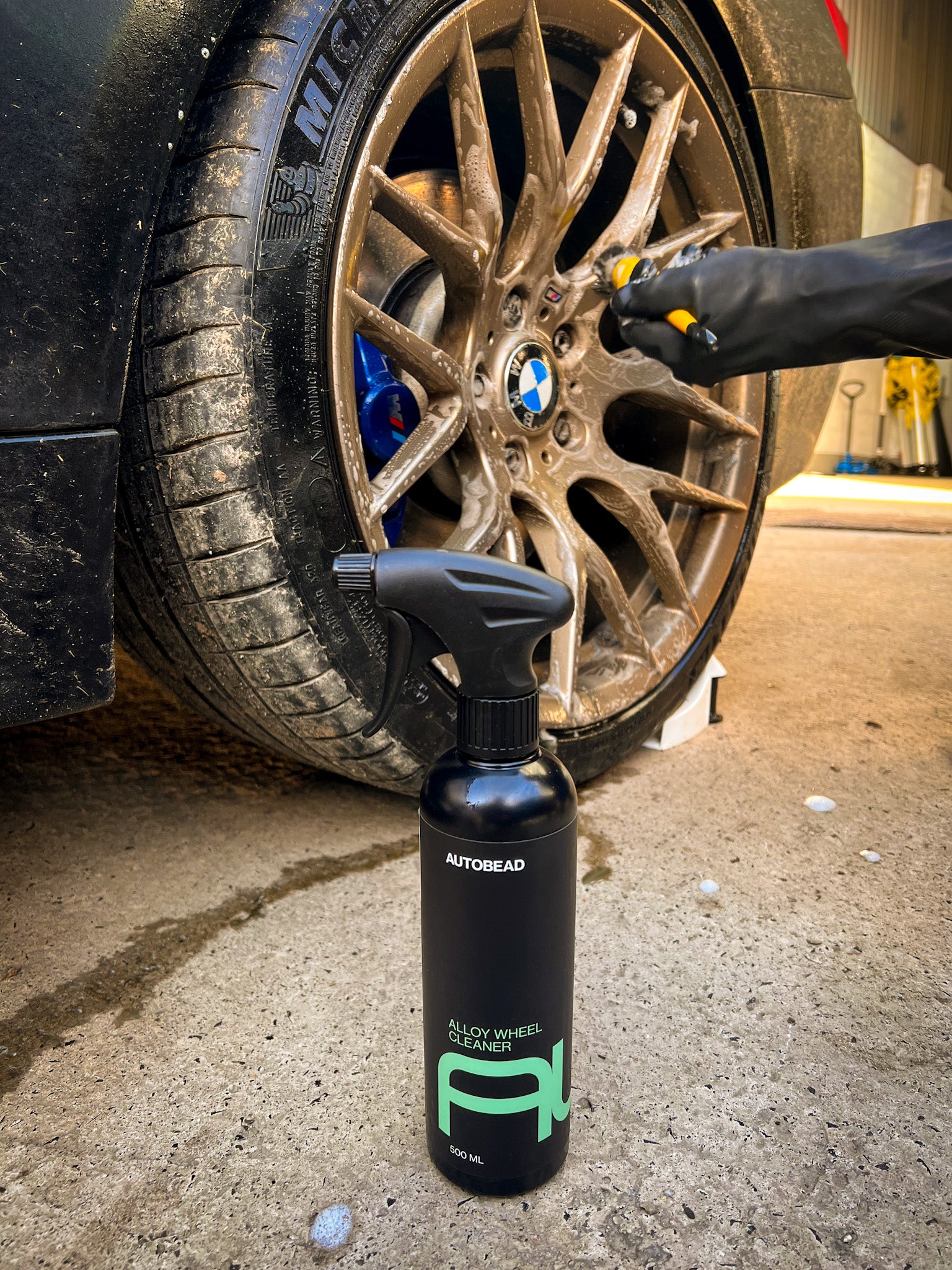 How to clean wheels, tyres and arches